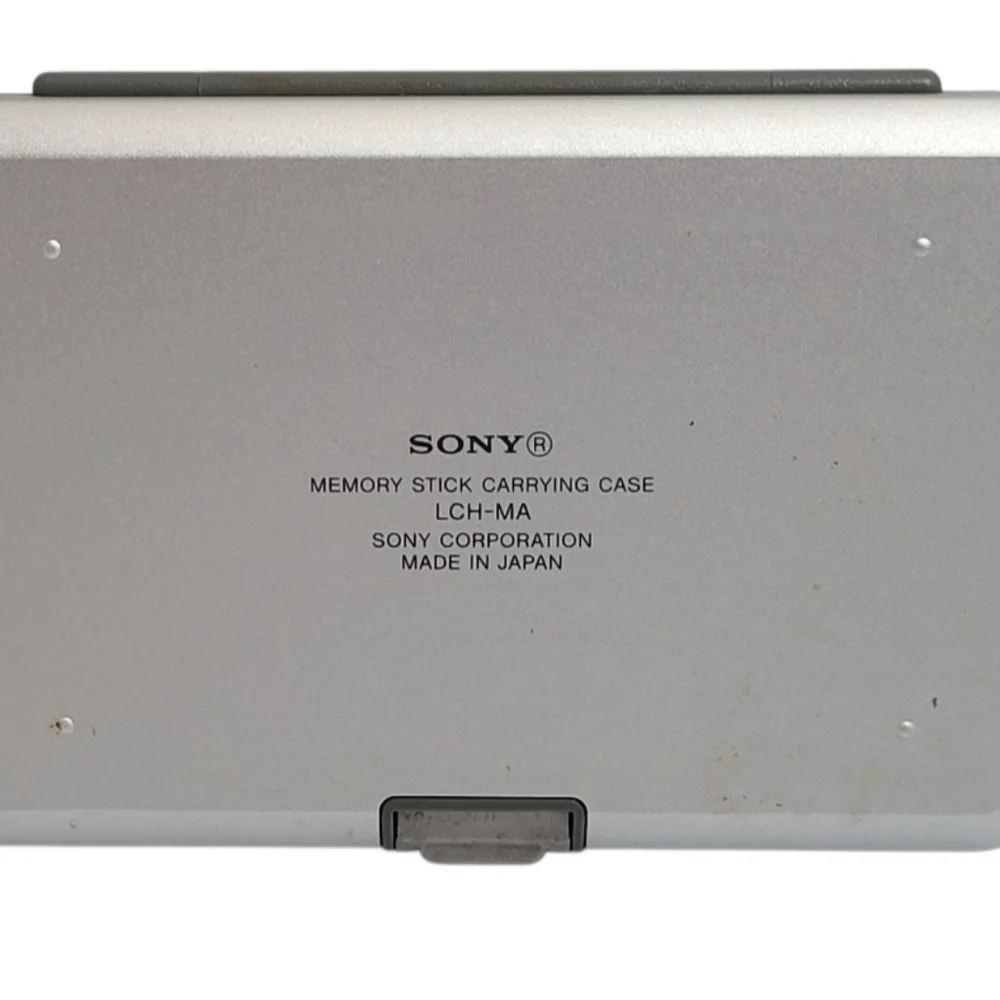 Sony LCH-MA Memory Stick Aluminum Carrying Case Holds 8 Sticks/Duo Format Cards.